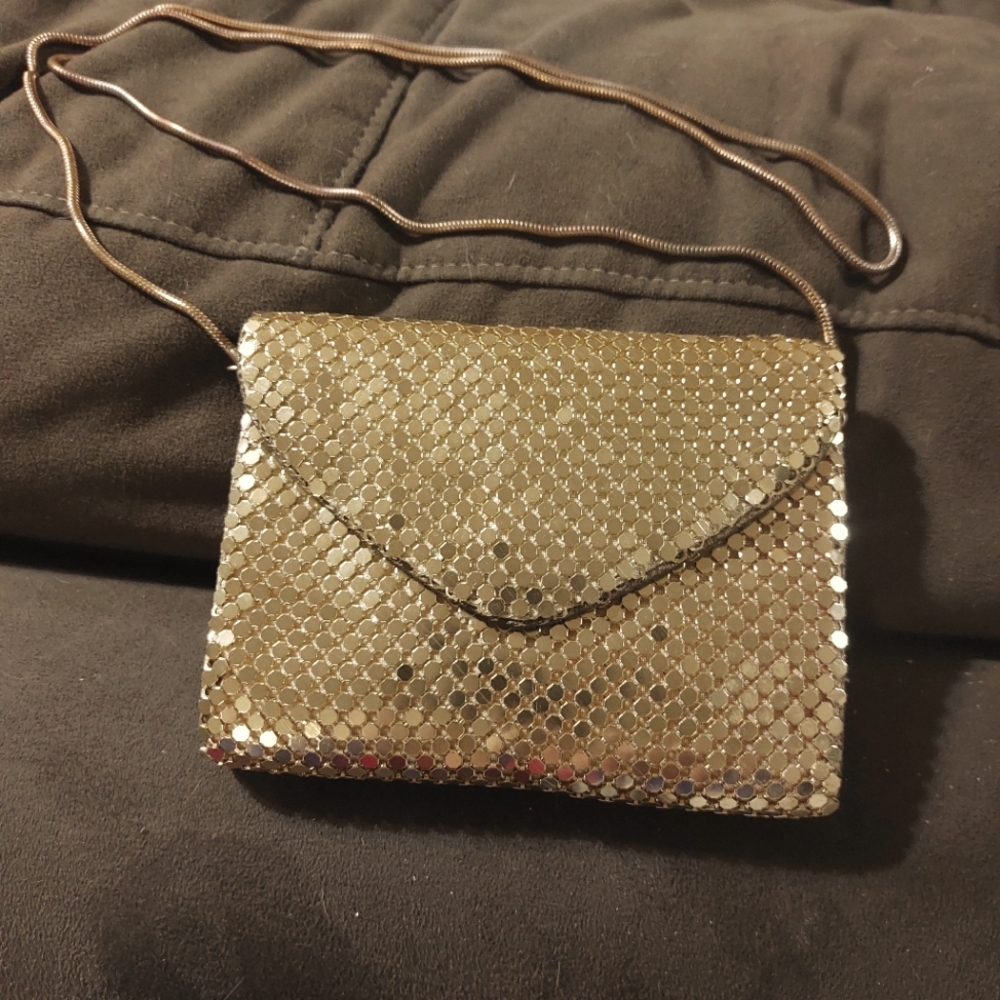 Gold Coin Mesh Vintage Clutch - Picture 1 of 9